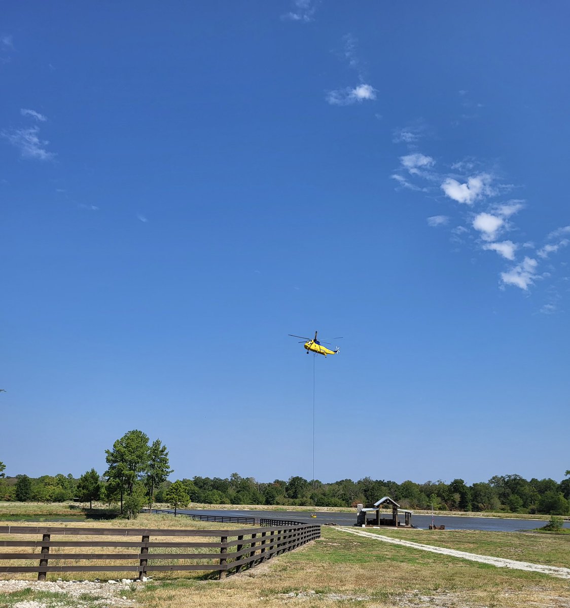 AllHazardsTFS's tweet photo. Update: the #GamePreserveFire in Walker County is an estimated 4,428 acres and 70% contained. All initial fireline construction has been finished. Crews continue to widen and improve line while working on contingency lines. Areas of the fire still hold a lot of heat. #txfire https://t.co/KENJlfciJk