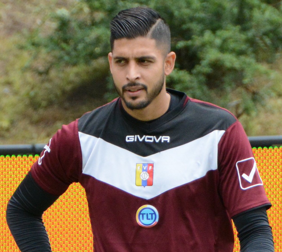 klon_perez's tweet photo. ¿Rafa Romo o Alain Baroja? 

¿Con quién te quedas para custodiar el arco de La Vinotinto ante Colombia? 

👀👀👀👀👀👀👀👀👀👀👀👀 https://t.co/PZxmhWEztX