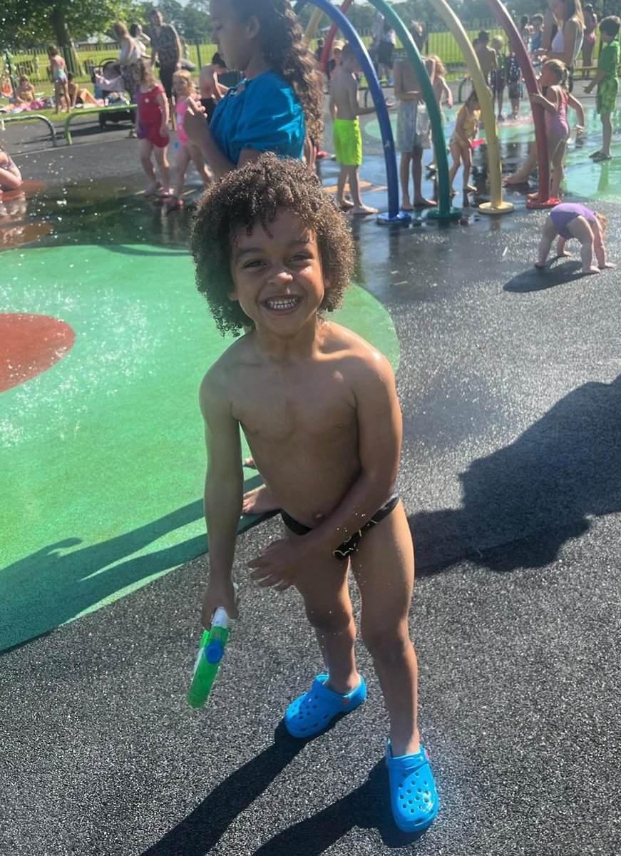 Thank you <a href="/amytimminss/">Amy Timmins</a> and <a href="/LevyNzoungou/">Levy Nzoungou</a> for giving me the best present I've ever had ❤