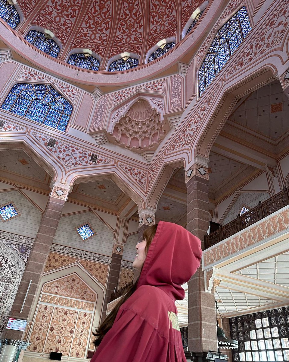 ngzk_08_10's tweet photo. rena_moriya_official 
——
♡ 
Japan Expo Malaysia2023🇲🇾
Putra Mosque🕌🩷

#櫻坂46 
#sakurazaka46 
#renagram 
#japanexpo 
#malaysia 
#マレーシア
#ピンクモスク 
#putramosque https://t.co/sERTWeMFx8