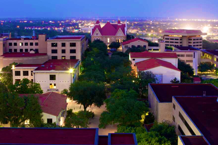 kdamp's tweet photo. More importantly, I received some record enrollment data! In addition to being the most applied-to school in TX, we will set all-time records in:
πΎ Overall enrollment
πΎ Credit hours
πΎ Freshman class
πΎ Top 25% freshmen
πΎ Doctoral students
πΎ International students!πΎ https://t.co/OmRdSSUW0J