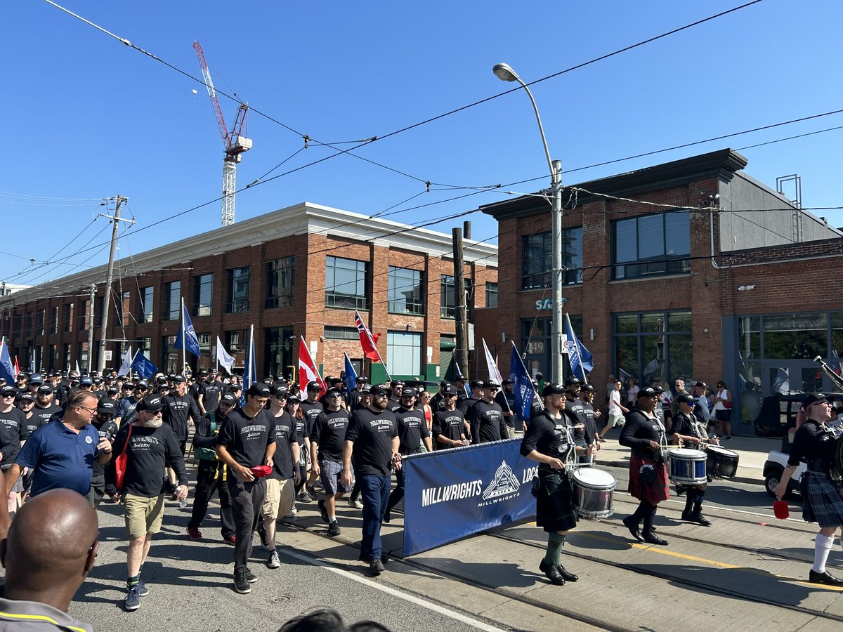 HeatherLens_'s tweet photo. Happy Labour Day!!!
🎉✊🏿✊🏽✊🏾✊🏻✊🏼🎉

Brought to you by the blood, sweat and tears of #workers over the decades. Fighting for our rights, fighting for equality, fighting for social justice.

Rolling with @torontolabour’s Labour Day Parade.

#Unions #LiftingEveryoneUp #LabourDay2023 https://t.co/rMCCJl2XJ9