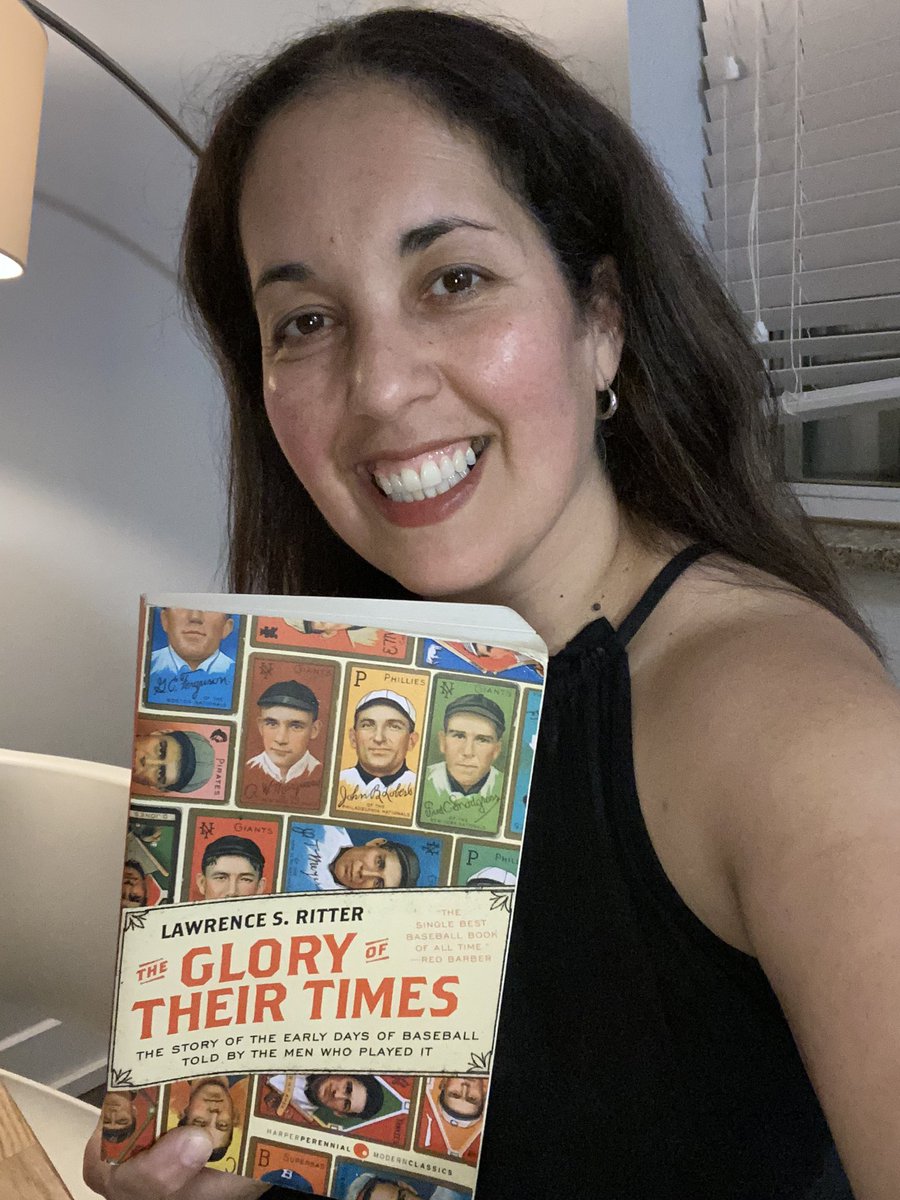 ameja2001's tweet photo. Los más lindo que verán hoy , todos los baseball ⚾️ lovers my book 📕 “The Glory of Their Times “ by Lawrence S. Ritter #basaball #NextLevel @MLB ,  pa’ más 🤪⚾️🤗🤩@BlueJays https://t.co/q5Dk3ysUCt