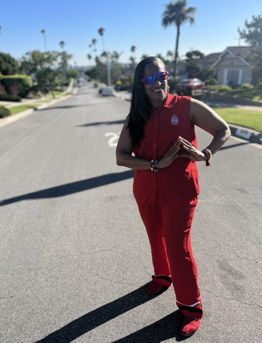 Geesmom2's tweet image. Fearfully and Wonderfully  And Wonderfully Made  -Psalm 139:14 Check out the 2 Piece Delta Sigma Theta Crest Viscose Set❣️ #deltaboxbrandambassador #deardelta #deltabox #blessed #oooop #trunkup #fortitude #divas #redandwhite #dsttakeover #dst #dst1913 #deltasigmathetasororityinc