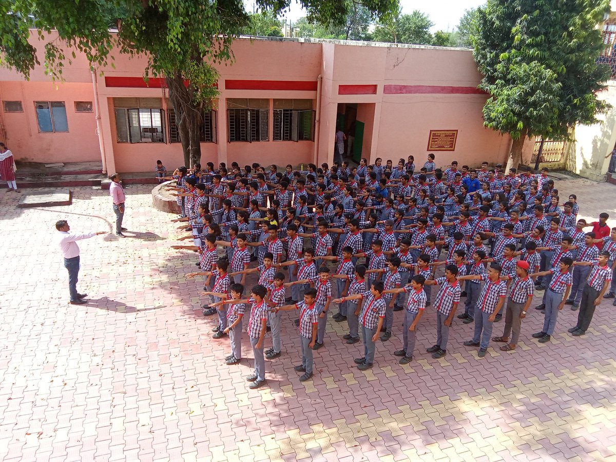 RaghuveerMalv11's tweet photo. बाल मजदूरी बाल विवाह रोकथाम एवं जागरूकता हेतु शपथ ग्रहण कार्यक्रम https://t.co/PhmoQio0u6