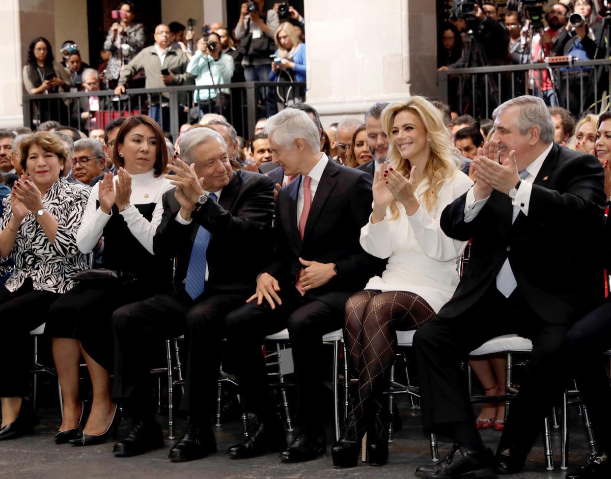 Fernanda Castillo (@fercastillodm) on Twitter photo Mi amor estoy sumamente orgullosa de ti, soy testigo de toda tu entrega y compromiso por las familias mexiquenses en los resultados de este #6toInformeEdoméx.
¡Te amo <a href="/alfredodelmazo/">Alfredo Del Mazo</a>! Mi amor estoy sumamente orgullosa de ti, soy testigo de toda tu entrega y compromiso por las familias mexiquenses en los resultados de este #6toInformeEdoméx.
¡Te amo <a href="/alfredodelmazo/">Alfredo Del Mazo</a>!