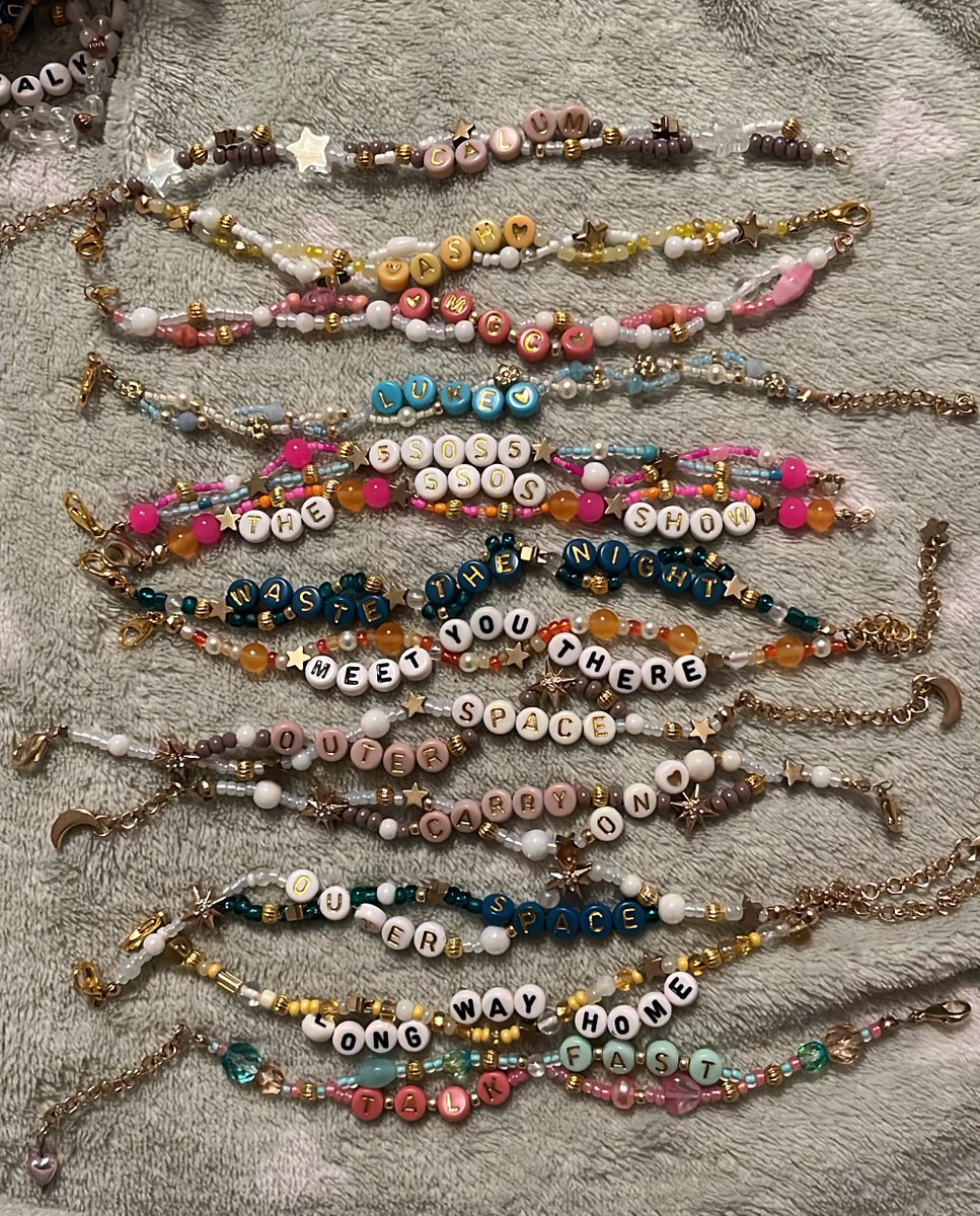 this is me begging people to trade bracelets with me in la cause i got none in new york