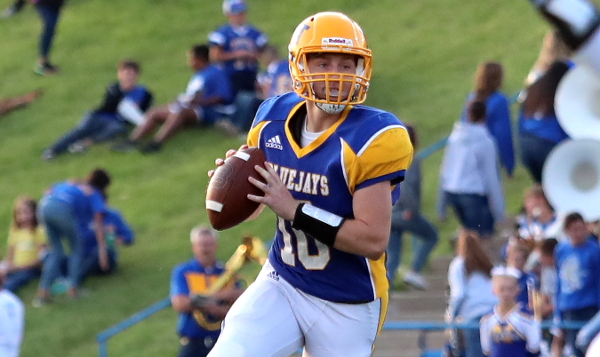 kpreps's tweet image. #Kpreps Around the Classes - Week 1 recap! 
Our weekly recap of several games featuring teams outside the Top 5 rankings. RT if we featured your school this week!   
➡️ kpreps.com/kansas/news/?i…
📷by @KSportsImages