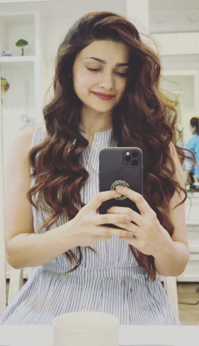 Latest picture of #PrachiDesai. The actress is awaiting the release of Hindi urban-fantasy film #Kosha and Amazon Prime Video series #Dhootha with #NagaChaitanya, #ParvathyThiruvothu and #PriyaBhavaniShankar.
@ItsPrachiDesai