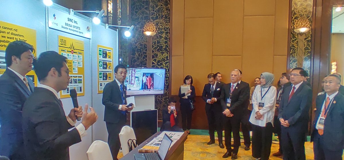 sports_JSA's tweet photo. 第4回日ASEANスポーツ大臣会合の機会に合わせ、8/31と9/1の2日間にわたり「ASEAN-JAPAN Sports Showcase2023」を開催!
計18の企業・団体のきらり✨と光る製品・サービスや取り組みを紹介しました。↓ https://t.co/T4z6z1TXJm