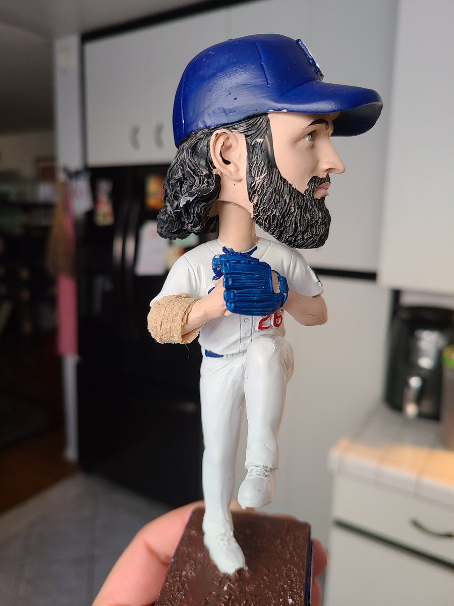 TrashManGarbage's tweet photo. OMG GOOSE SIGNED THE BOBBLEHEAD I REPEAT THE BOBBLE IS SIGNED

@goooose15 thank you so much! Hope you're recovering well. 

I also added a teeny tiny ace bandage to your TJ elbow in solidarity.

#Dodgers #HereToPlay #TonyGonsolin https://t.co/ZxE7MFwf2E