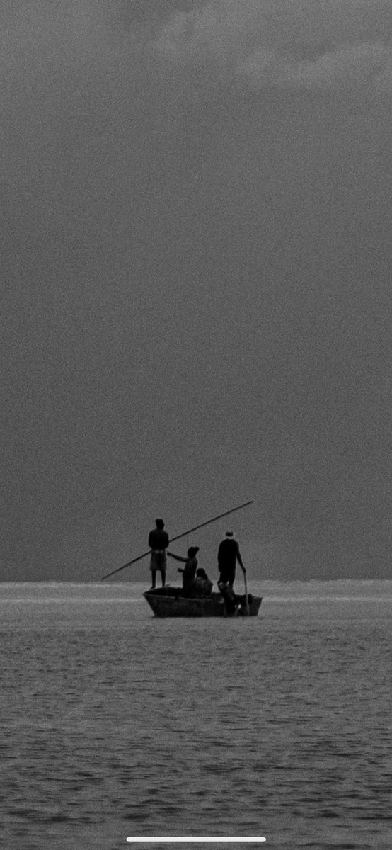 JalaruPhoto's tweet photo. The Hunt
Shinju Matsuri Art Awards 2023 Entry
Edition of 1
$$ (Dm)
Printed and framed @fitziesfotos 
Monochrome Ink Jet
Ilford Pearl Paper
Shot on @fujifilmx_au X-H2
1/6400 f2.8 ISO125 210mm
23 March 2023
#hunt #turtle #clouds #native #firstnations #indigenous https://t.co/FkBHkhsY51