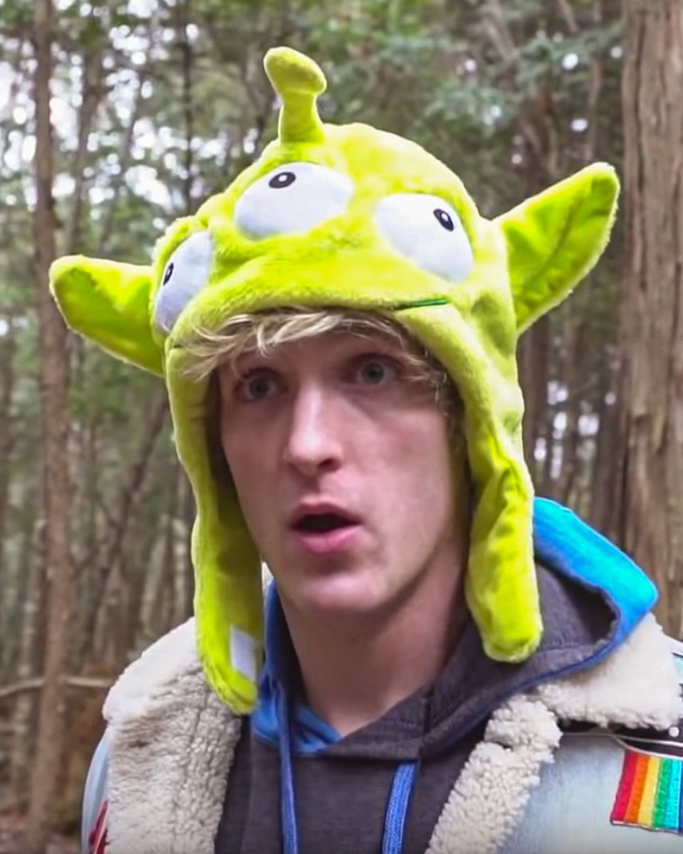 HappyPunch's tweet photo. Dillon Danis apparently spent a couple hundred on Logan Paul’s actual hat 😭 https://t.co/1zpMiDH216