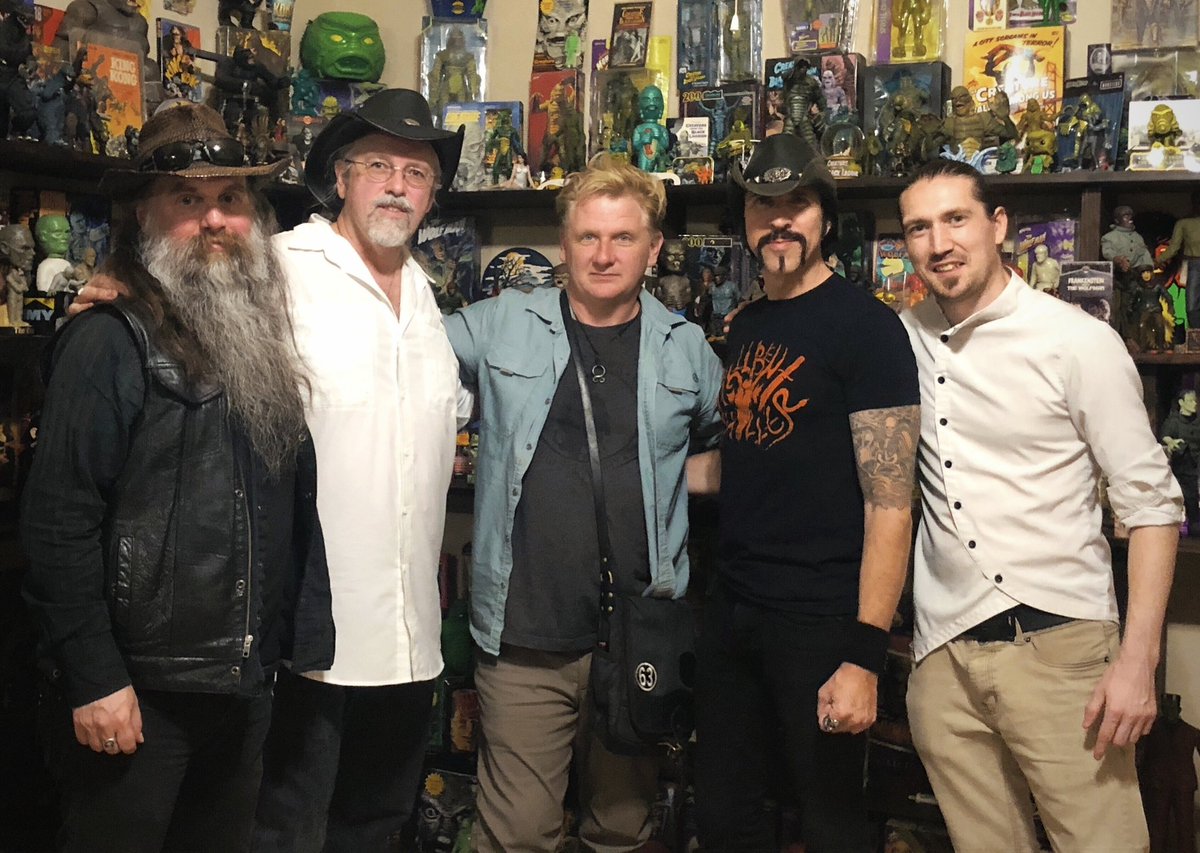 BlackburnLyle's tweet photo. Some legend hunters dropped by the monster house! #kevinleenelson #davidweatherly #chadlewis #lyleblackburn #danielalanjones #theunxplainedwithwilliamshatner #monstersandmysteriesinamerica #paranormal #cryptozoology https://t.co/zVrFHtxE76