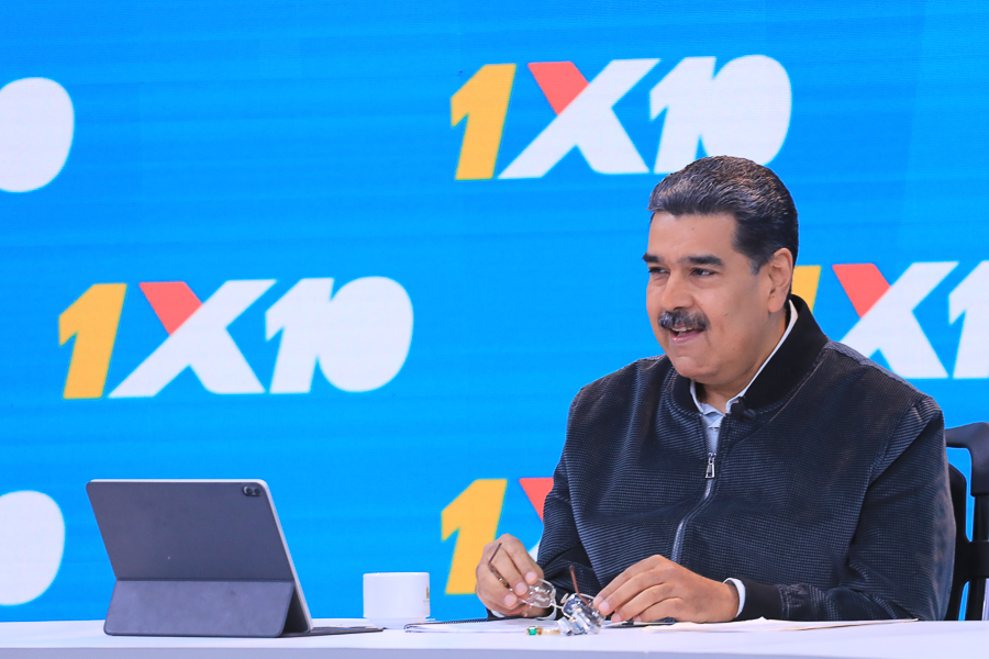 #Ahora Pdte. @NicolasMaduro: El 1x10 es un método de gobierno único y exigente, amerita una gran capacidad de resolución. Pónganme el bloqueo, pónganme las sanciones y con el 1x10 salen las soluciones #4Sep #MásVenezolanidad