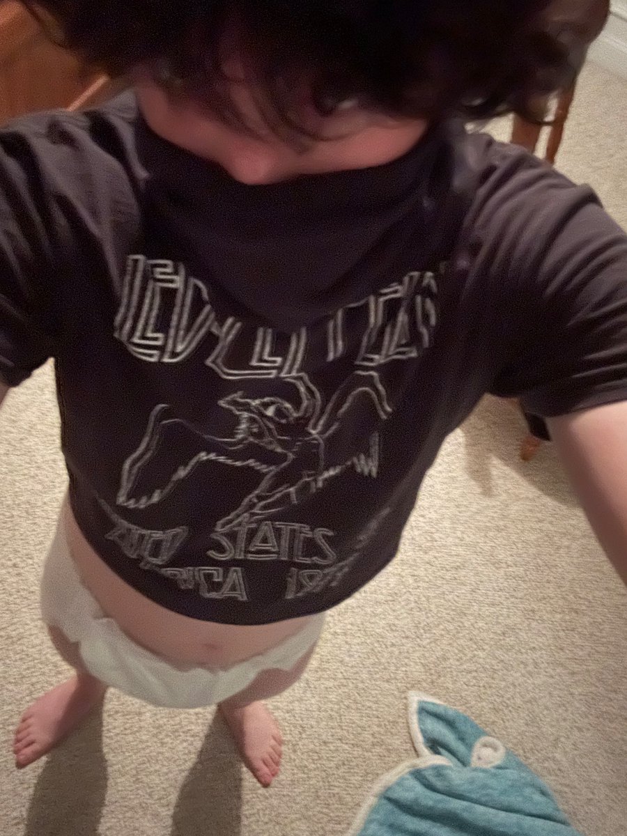 SissyDiaperPri1's tweet photo. I heard you liked fluffy alt bois in diapers! https://t.co/YZS4W3UlGE