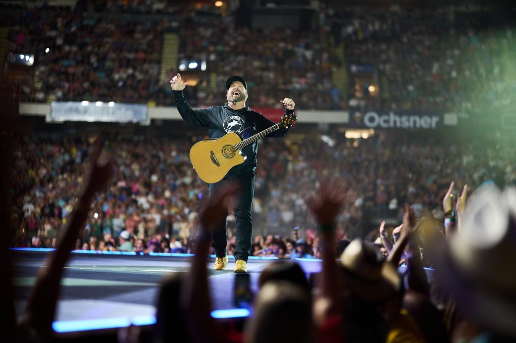 Reminder: There is no #StudioG tonight in honor of #LaborDay! But in the meantime, here’s a little taste of #GARTHatSUGARBOWL!!! -Team Garth

Watch: fb.watch/mS9pNfum45/?mi…