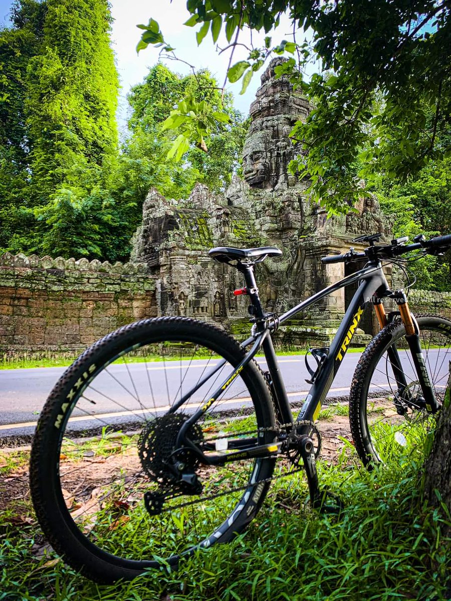 AsiaAdventureKh's tweet photo. Temples in the rainy season. https://t.co/SAnnFa5msI
