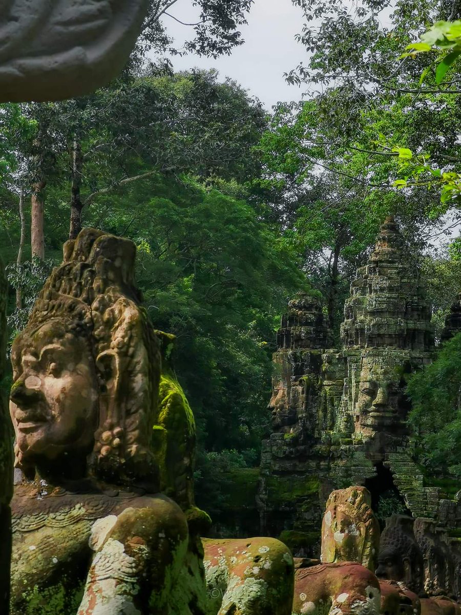 AsiaAdventureKh's tweet photo. Temples in the rainy season. https://t.co/SAnnFa5msI