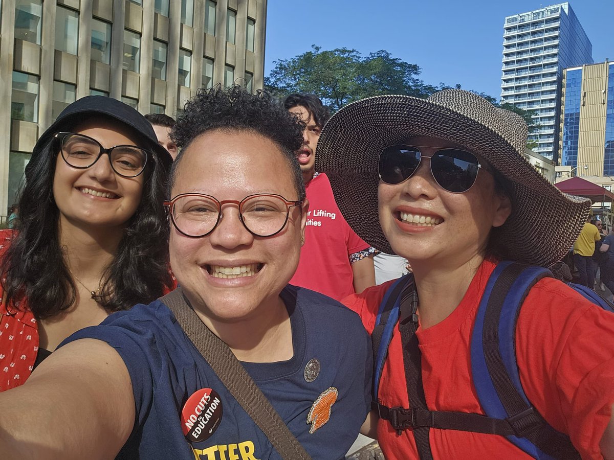 Palwashah Ali (@palwashahali) on Twitter photo Couldn’t think of a better group to spend this #labourday with! As school starts up this week, standing in solidarity with our edu unions & workers who fight hard for better publicly funded education. Shoutout to <a href="/torontolabour/">TYR Labour Council</a> for organizing an amazing parade as always! Couldn’t think of a better group to spend this #labourday with! As school starts up this week, standing in solidarity with our edu unions & workers who fight hard for better publicly funded education. Shoutout to <a href="/torontolabour/">TYR Labour Council</a> for organizing an amazing parade as always!