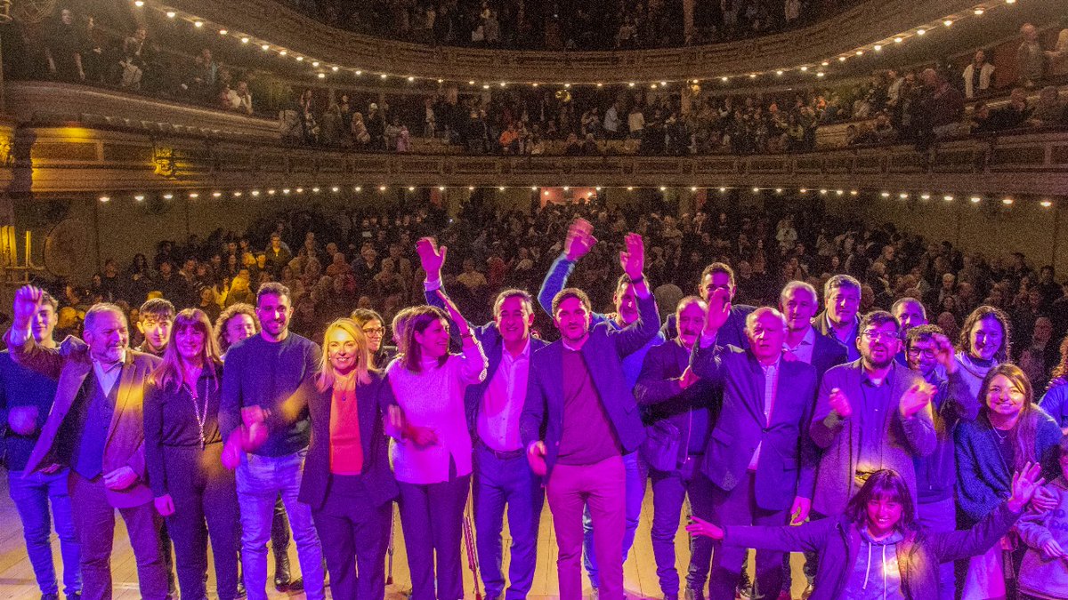 pablojavkin's tweet photo. A sala repleta, con la gente buena que es ejemplo del empuje que tiene nuestra ciudad, presentamos nuestro Plan de Gobierno 2023- 2027. 
Rosario va a tener más seguridad, más trabajo, más obras y más futuro. Vamos a demostrar una vez más que Rosario siempre puede. #RosarioPuede https://t.co/v8sIUt01OL