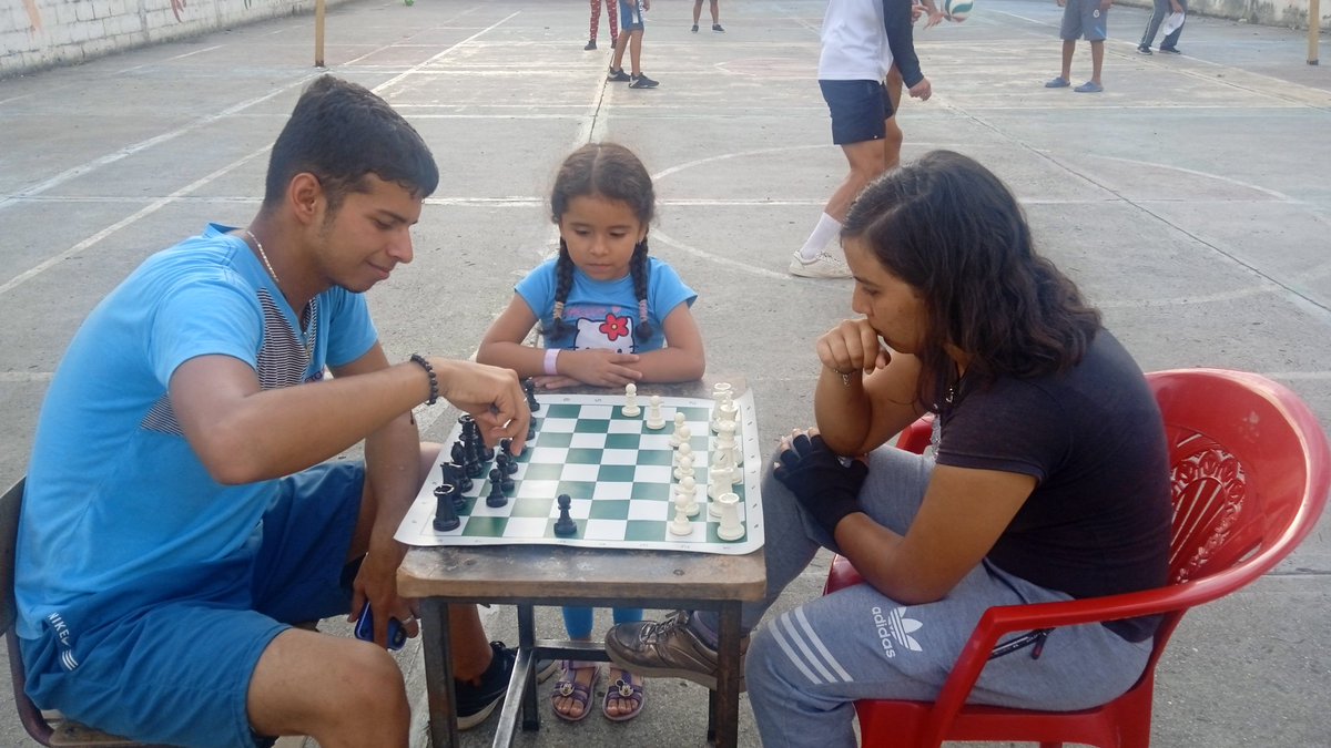 DPDTrujillo's tweet photo. #02sep Fomentando la sana recreación y el esparcimiento con los jóvenes del sector Valle Alto, municipio Escuque. https://t.co/OA4lc0cQPa