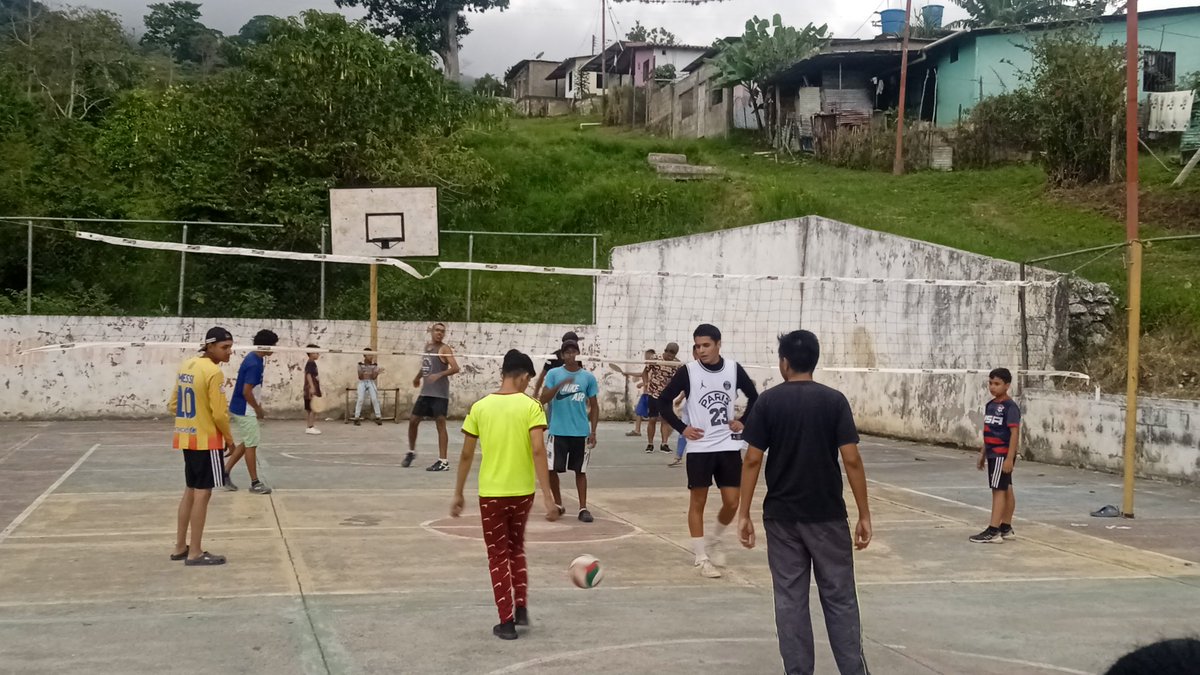 DPDTrujillo's tweet photo. #02sep Fomentando la sana recreación y el esparcimiento con los jóvenes del sector Valle Alto, municipio Escuque. https://t.co/OA4lc0cQPa