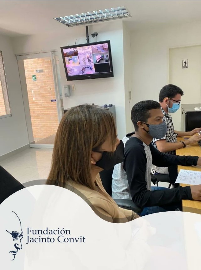 La #FJC cuenta con un excelente ambiente de trabajo y numerosas oportunidades en las diversas unidades de la institución. Para aplicar a un empleo, tesis, pasantía o labor social en cualquiera de las áreas, envía tu CV a través de nuestra página web, sección Oportunidades.
