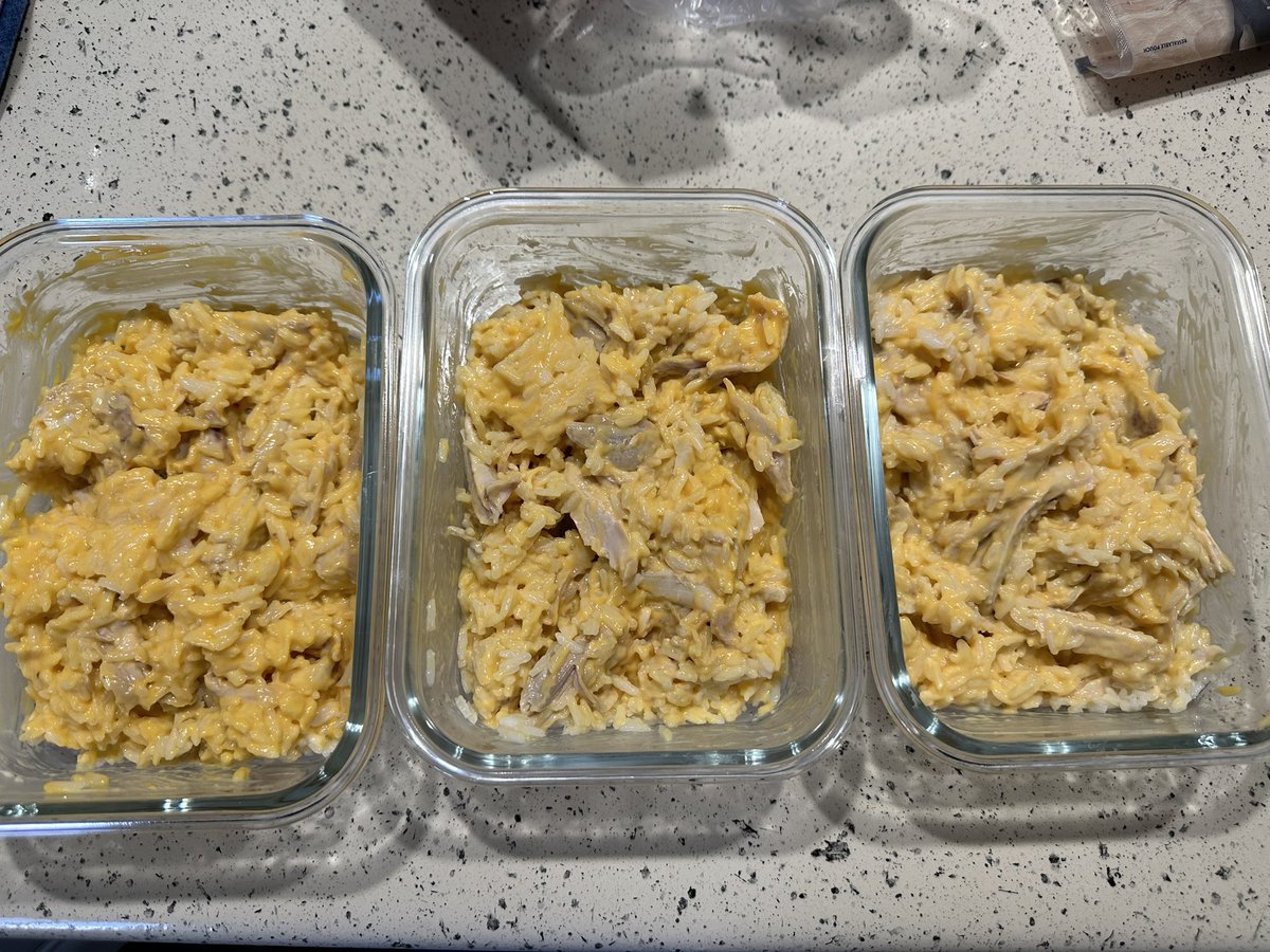 After40Fit's tweet photo. Some meal prepping for the week 😋 Cheesy chicken with rice; Italian Pasta Salad; and air fried potatoes &amp; smoked sausage 

#mealprep #eatclean #sundayvibes #holiday #laborday #healthychoices #foodporn #foodgasm #goals #motivation #fam #fitlife #fit #health #life #healthy https://t.co/MtMHsCJ0UI