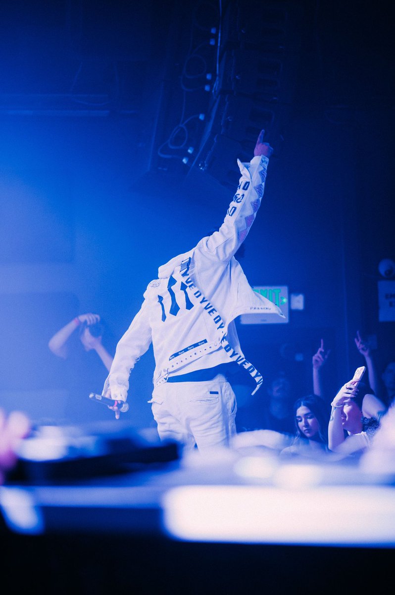 Seattle, can't thank you enough 🙌🏼 show was INSANE