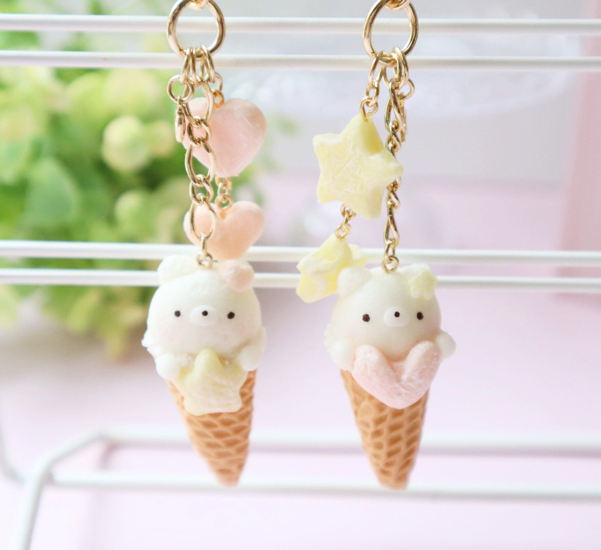 appletea_aloha's tweet image. ハンズ博多店様にて本日より始まります！
@colorless2015 様主催『きらめきめると 』
博多初開催です㊗️
可愛い作品を見に来てくださいね。

くまちゃんシリーズ作品、おすすめです♡

#きらめきめると #colorless#あやぺこ#ハンズ博多#フェイクスイーツ#kawaii#樹脂粘土#スイーツ#いちご#可愛い