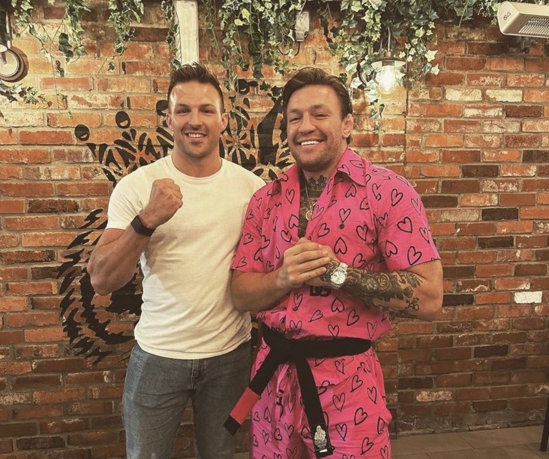 コナー・マクレガー、ブラジリアン柔術の黒帯を取得！