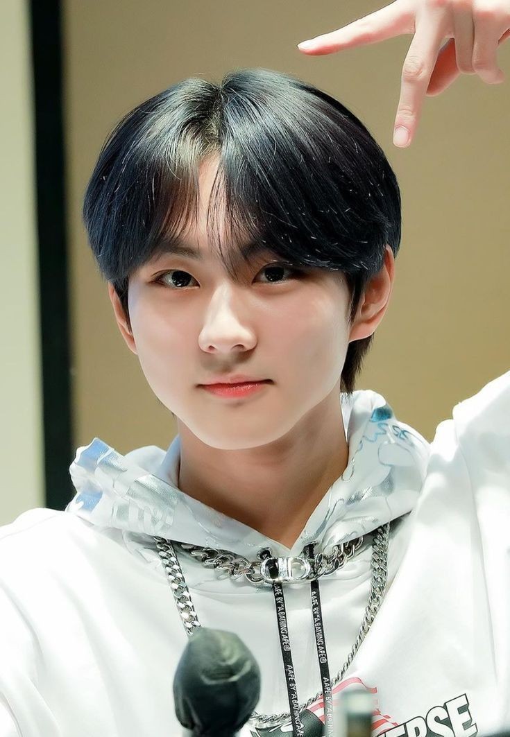 63won's tweet image. hello, I'm Wren! I'm looking for interactive moots

✮ he / him, filo 
✮ not new to #stantwt &amp;amp; #kpoptwt
✮ any fandom is welcome! 

↺ / ♡ are much appreciated
