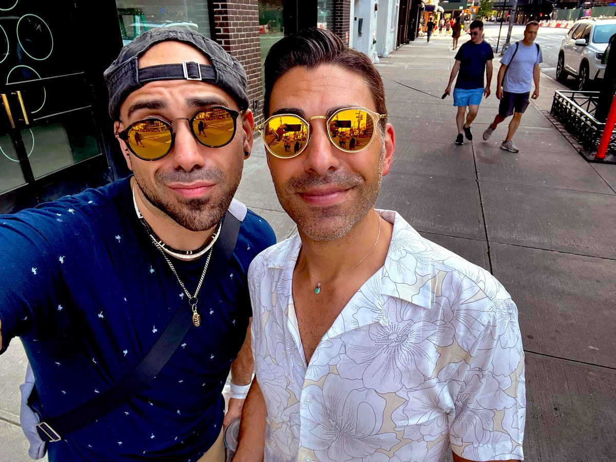 brclothwrites's tweet image. What do you think of our new quality polarized mirror glasses? 
@frankie_charles and I got these from @TabulaeEyewear, an AMAZING new company! 
Thank you Troy! You are 🔥. 
#tabulae #polarized #sunglasses #eyewear #smallbusiness