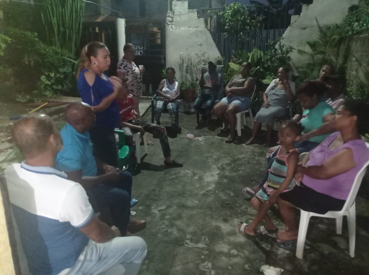 Lucydeleon2025's tweet photo. Reunión en Villa Mella Norte hoy Lunes 04-09-2023 con nuestra amiga y coordinadora Dominga y el Regidor Tony Tejeda Tejeda Muchas gracias por escucharme, cuenten conmigo siempre. 

Seguimos trabajando.

Lucy de Leon DIPUTADA 2024-2028
Ahora Sííí 🎉 💯 🔥 
VOTA PRM 👍🏻 💙 https://t.co/OzfUWkai8K