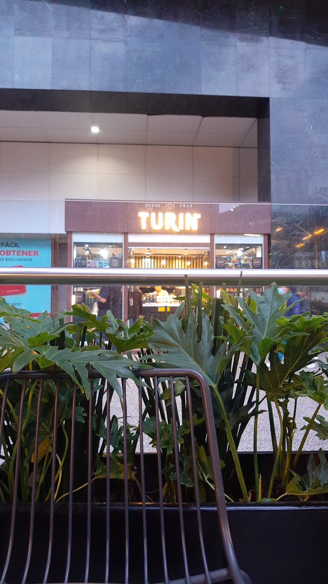 🎟️🎫Tenemos un BOLETO para ver a <a href="/garbage/">Garbage</a> HOY en el Pepsi Center de la CDMX. 

El primero en llegar antes de las 19:30 H y encontrar a <a href="/jose_ignacio23/">Jose Ignacio.</a> en la localización de la foto, se lo lleva. 

Puntos extra si ladran.