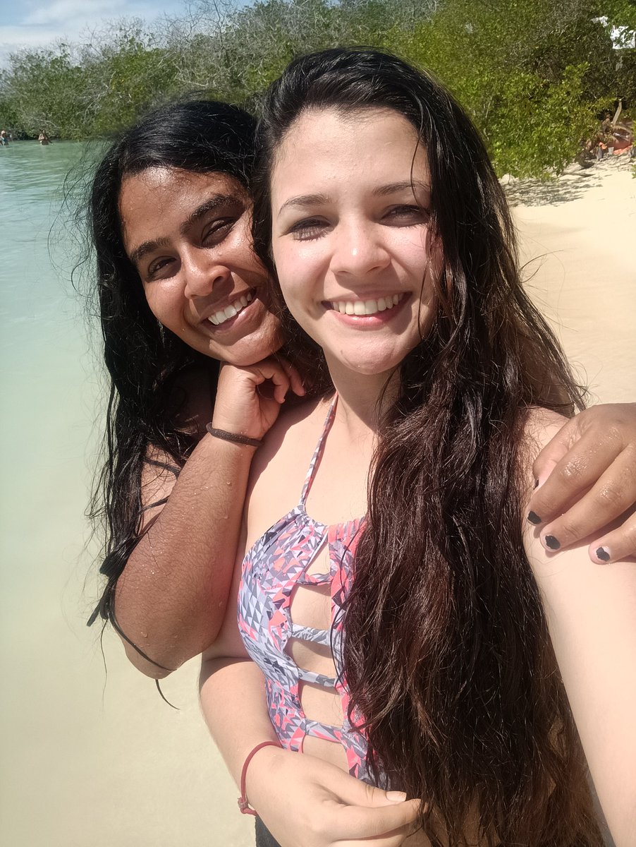 thecarlyccs's tweet photo. 11 años teniendo a esta muchachita a monte. Quien diría que no te agradaba ni un poquis y ahora no imagino a otra persona siendo mi mejor amiga. ❤️ No sé cómo sucedió pero sí entendí el porqué de nuestra amistad, gracias por ser, estar y acompañarme. https://t.co/0kdniV0lQ7