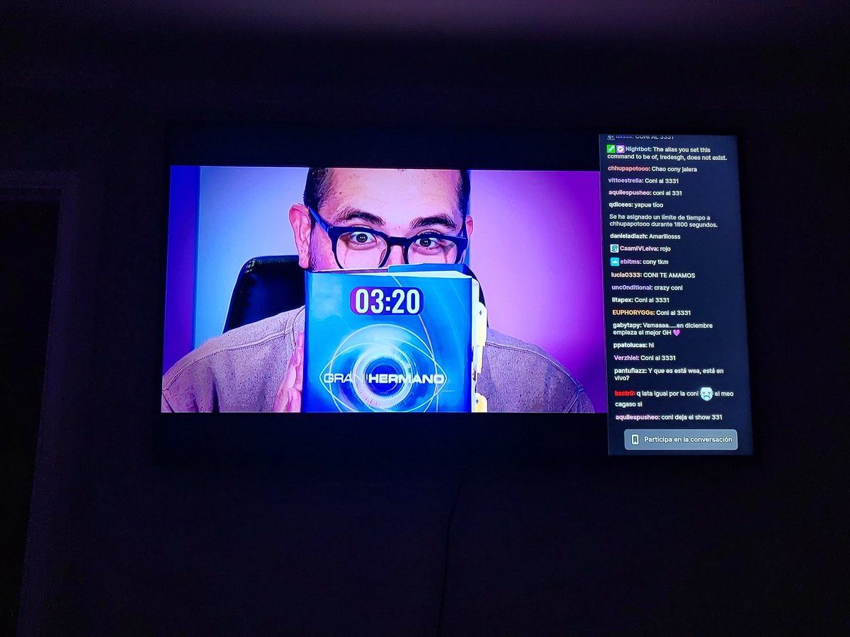 alonsoftchile's tweet photo. Ya en el Twichito esperando la video reacción del tío Michoca @ClaudioMichaux, saludos a mi Cosi Cosi. #GranHermanoCVH https://t.co/5Ht0Y4wPqT