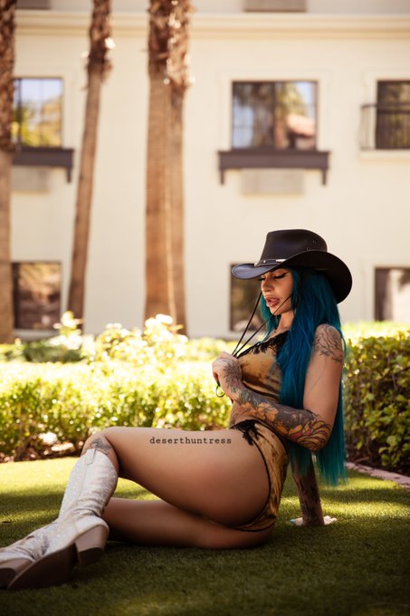 I broke down and added some discounted subs on my VIP onlyfans! Snag em quick, there's limited subs,
