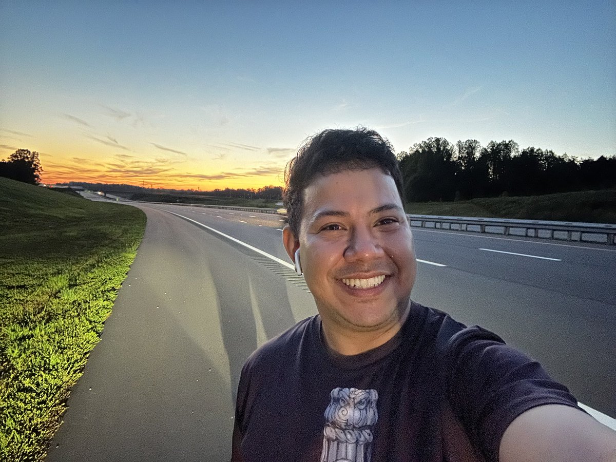 leandroriverahn's tweet photo. Camino a la cima. ⛰️ https://t.co/JycLbYTuNZ
