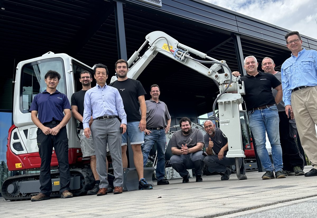 LtdToku's tweet photo. We conducted a training session on our product in Germany. We are grateful for the opportunity to introduce our hydraulic breakers in depth!

ドイツにて製品講習会を実施しました！

#TOKU #Schäffer #hydraulicbreakers #constructionequipment
#東空 #シェーファー https://t.co/HNfpbnrHTB