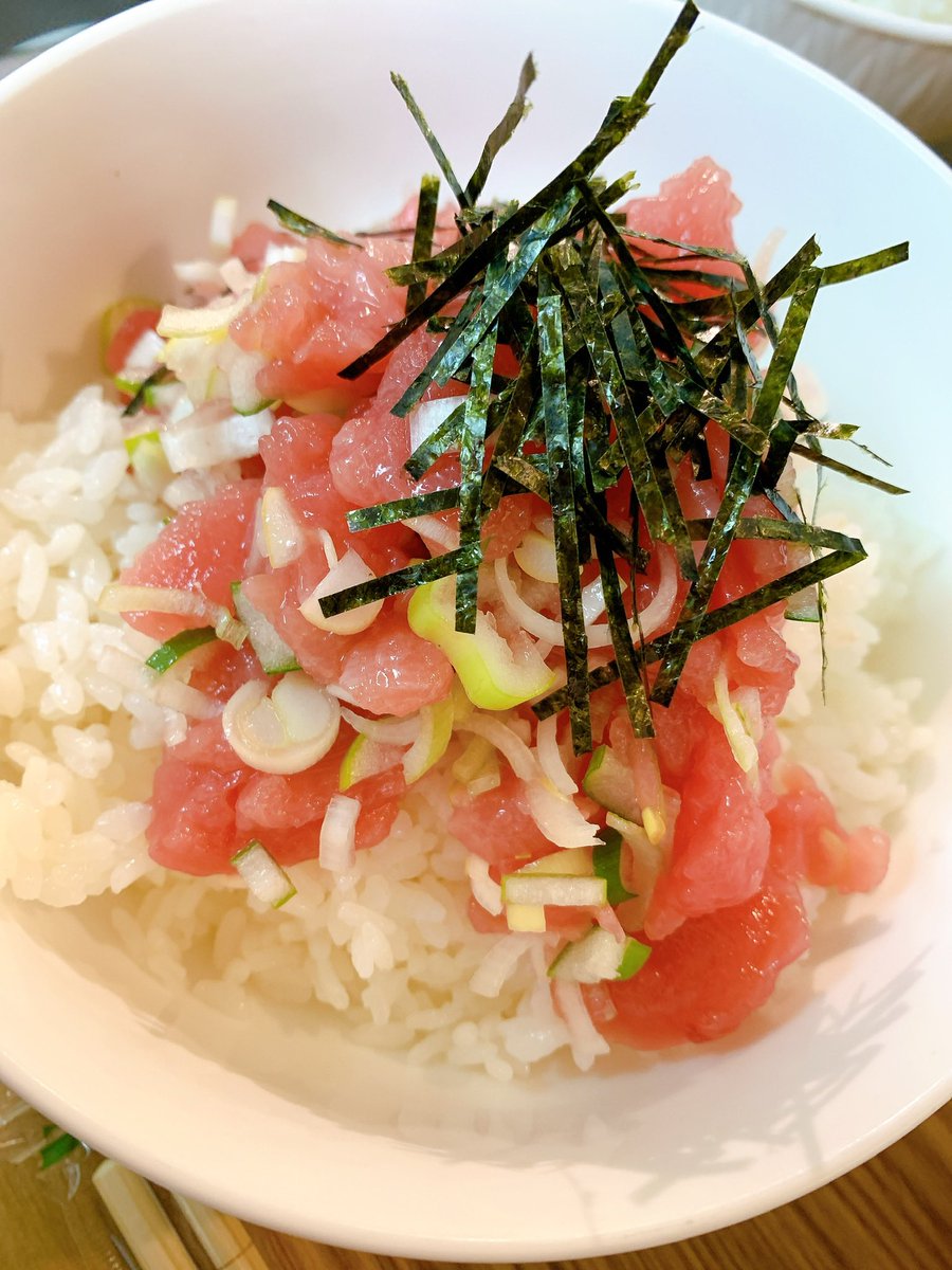 ohanafunabori's tweet photo. 本日のランチ
●ネギトロ丼
●ポークソテー
●オハナ風つけ麺
●しょうが焼き
ドリンク+デザート付き900円(税込)
お弁当750円(税込)
皆様のお越しをお待ちしています
#ohanakitchen
#船堀ランチ
#船堀駅
#船堀居酒屋
#江戸川区
#オハナキッチン船堀 https://t.co/XaFVwJZj6Z