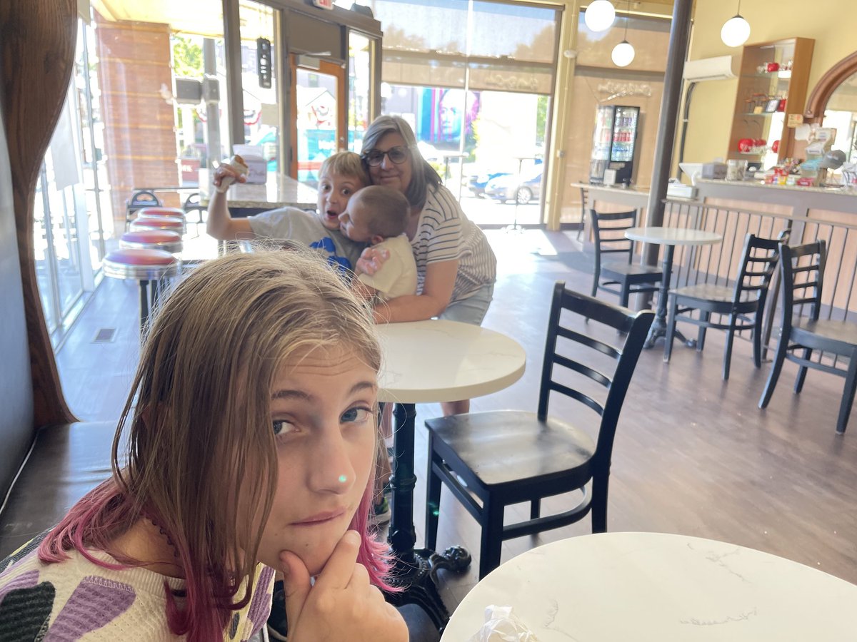 106dharmabums's tweet photo. Ice Cream Friday, No. 473
Teenager in the foreground; wild things in the background. https://t.co/dwOU9ey5n1