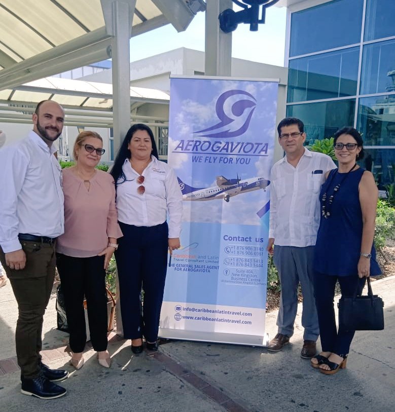 Hoy junto a representantes de Caribbean & Latin Travel el Embajador de #Cuba 🇨🇺 @FerminQuinones asistió a reapertura vuelo de Aerogaviota a Kingston, #Jamaica 🇯🇲 #CubaUnica