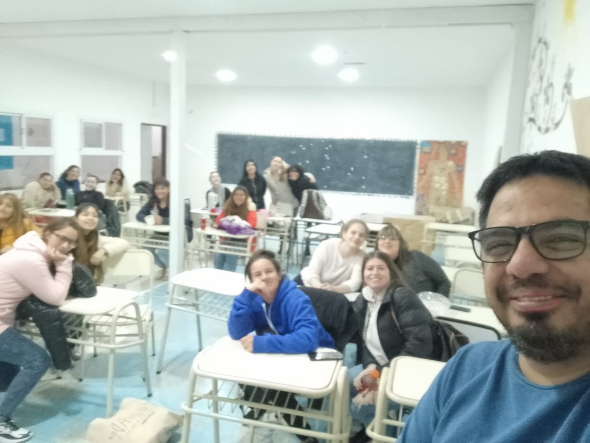 psi_jorgen's tweet image. No sé si aprendemos filosofía pero la pasamos bien ! #IFDC Catriel