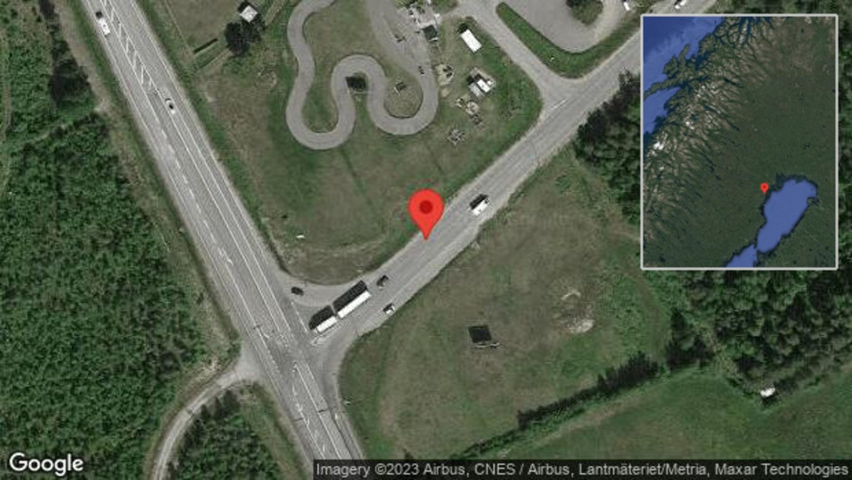 Just nu: Broöppning ger stopp i trafiken på väg 506 dlvr.it/SvdKBv