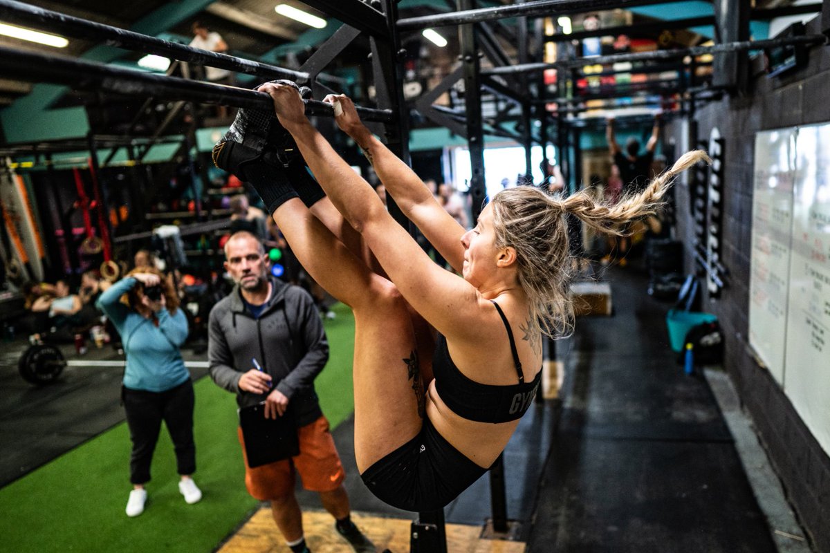 CrossFit's tweet photo. Workout of the Day
Tuesday 230905

21-18-15-12-9-6-3 reps for time of:
Dumbbell front squats 
Toes-to-bars 
*100-meter farmers carry after each set. 

♀ 35-lb DBs ♂ 50-lb DBs

📍 @CFConnect, Brighton, England 

#CrossFit #WorkoutoftheDay https://t.co/EwLvi88gmL