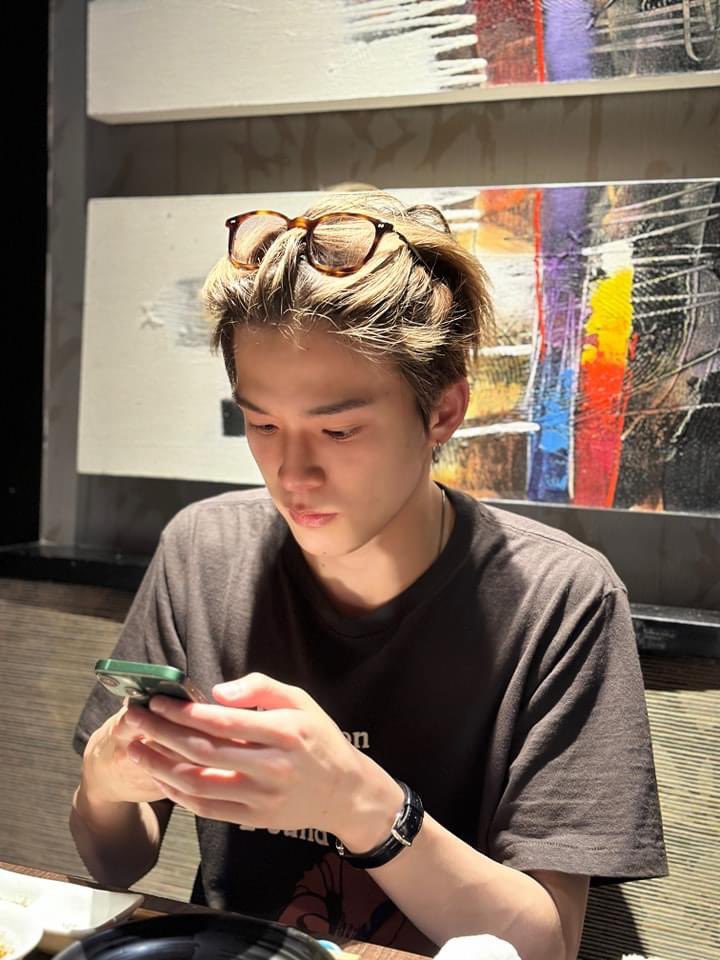 I told : พระแม่ลักษมี 🤖
พิ้เธอร์แบบห้ามขยับ #treasure #ASAHI #teume