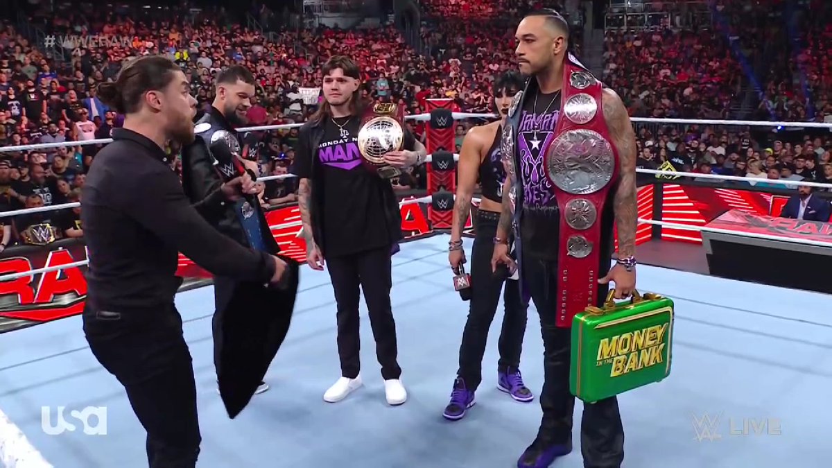 FinnBalorCOM's tweet photo. #FinnBalor #JudgementDay #WWE #WWERAW

(@FinnBalor) https://t.co/HtcqF1Fq3X