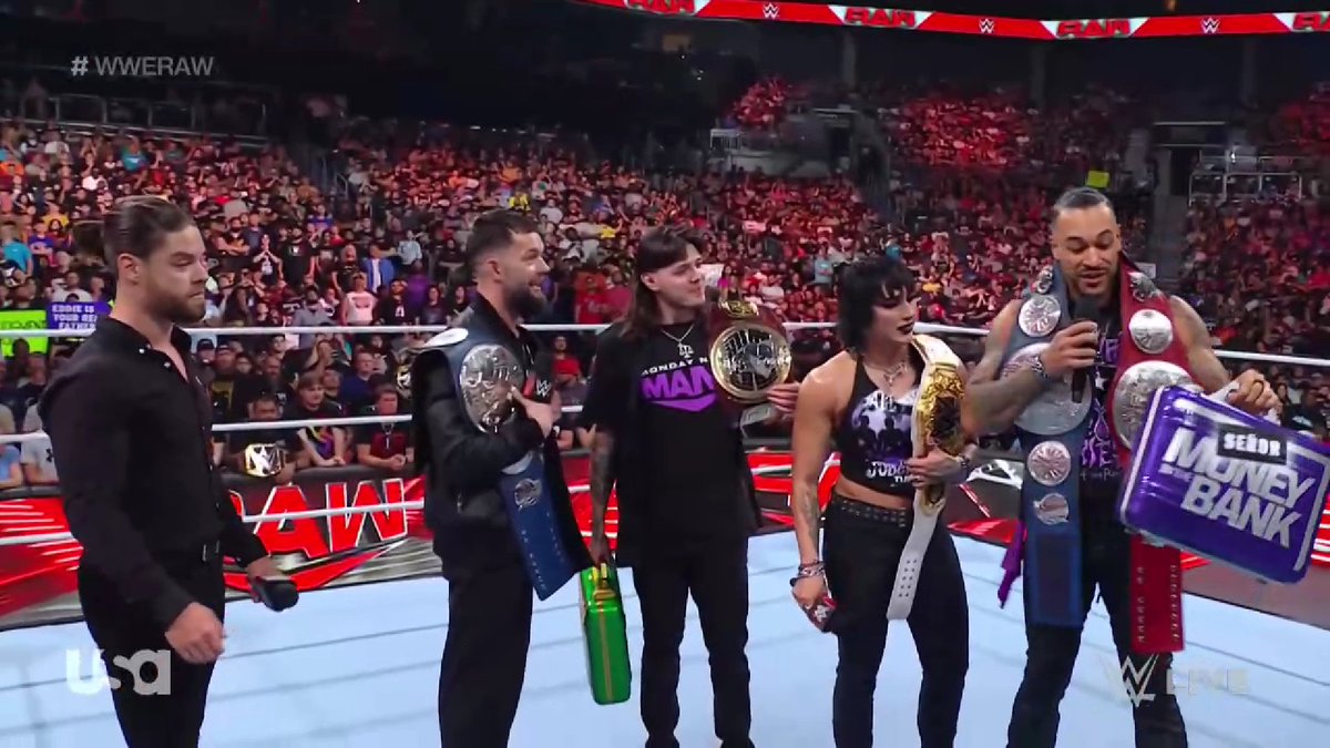 FinnBalorCOM's tweet photo. #FinnBalor #JudgementDay #WWE #WWERAW

(@FinnBalor) https://t.co/HtcqF1Fq3X